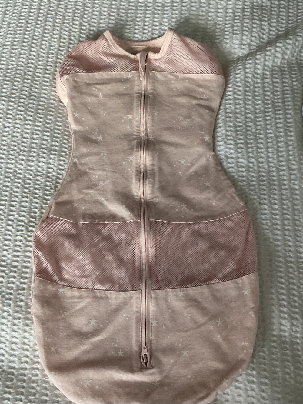 Happiest Baby Sleepea 5Second Baby Swaddle pink white star patterns mesh panels